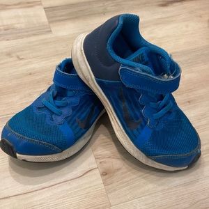 Boys Nike tennis shoes size 11C